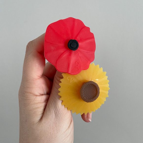 2pk Charles Viancin Sunflower and Poppy Bottle Stoppers - Picture 2 of 7